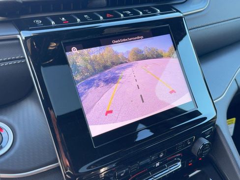 New 2025 Jeep Grand Cherokee Laredo image 22