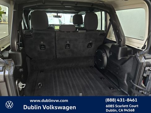 Used 2023 Jeep Wrangler Unlimited Rubicon 4xe w/ Cold Weather Group AWD/4WD image 29