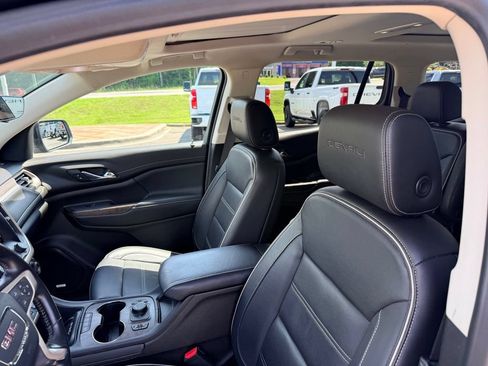 Used 2020 GMC Acadia Denali w/ Technology Package FWD image 6