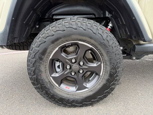 Used 2022 Jeep Gladiator Rubicon w/ LED Lighting Group AWD/4WD image 9