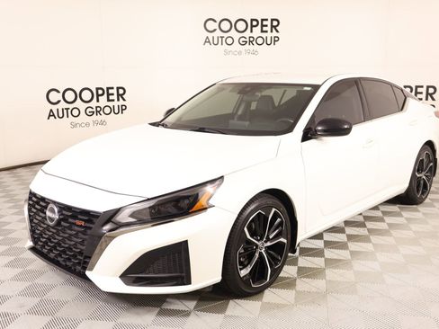 Used 2024 Nissan Altima 2.5 SR image 9