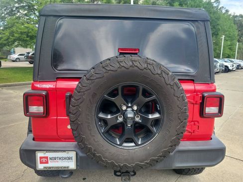 Used 2022 Jeep Wrangler Sport AWD/4WD image 5