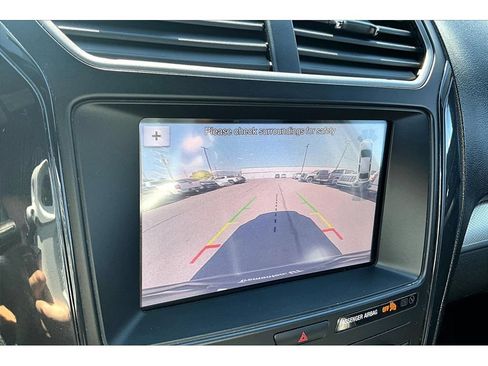 Used 2019 Ford Explorer XLT w/ Equipment Group 202A AWD/4WD image 14