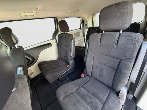 Used 2016 Dodge Grand Caravan SE w/ Quick Order Package 29E SE FWD image 15