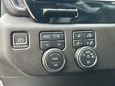 Used 2024 Chevrolet Silverado 2500 High Country w/ High Country Premium Package image 25