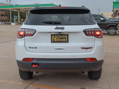 Used 2026 Jeep Compass Trailhawk AWD/4WD image 13