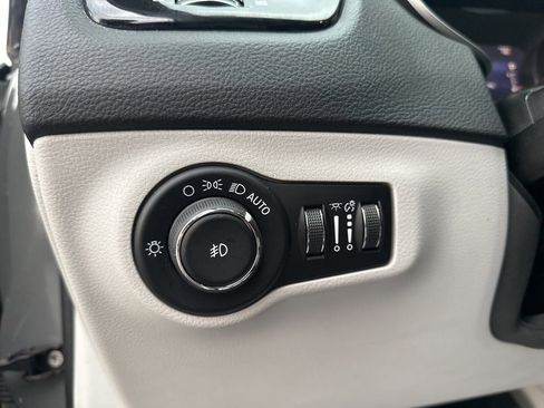 Used 2019 Jeep Compass Limited AWD/4WD image 13