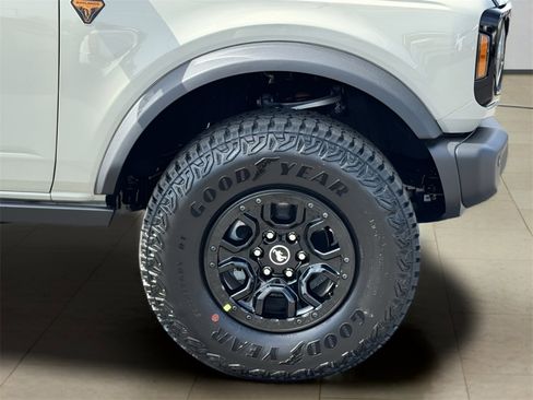 New 2025 Ford Bronco Badlands image 45