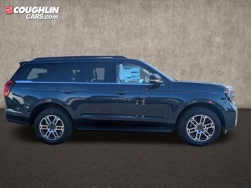 New 2025 Ford Expedition Active image 9