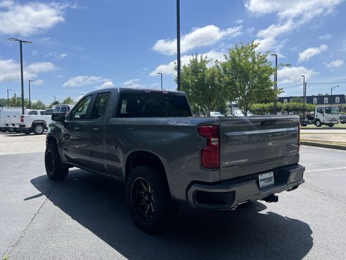 Used 2020 Chevrolet Silverado 1500 Custom w/ Custom Value Package AWD/4WD image 7