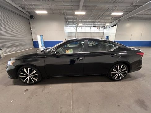 Used 2022 Nissan Altima 2.5 SR image 6