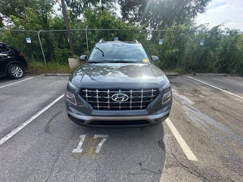 Certified 2024 Hyundai Venue SEL FWD image 2