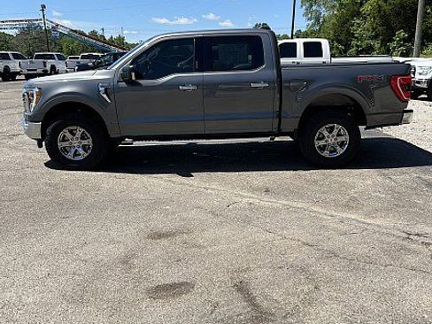 Used 2022 Ford F150 XLT w/ Equipment Group 302A High AWD/4WD image 4