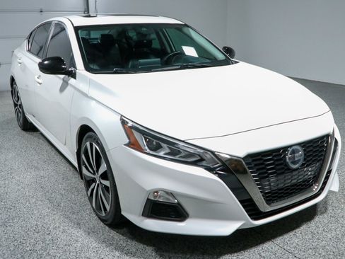 Used 2021 Nissan Altima 2.5 SR w/ SR Premium Package FWD image 5