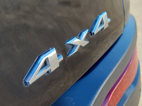 Used 2018 Jeep Cherokee Limited image 7