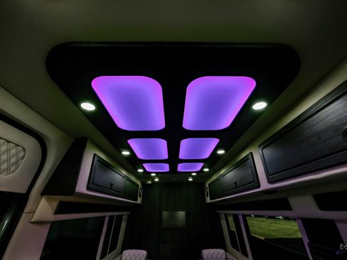 Used 2025 Mercedes-Benz Sprinter 3500 image 75