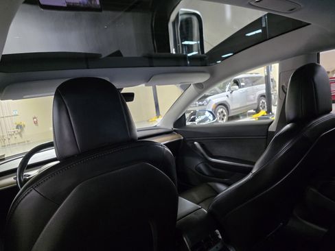 Used 2018 Tesla Model 3 Long Range image 15