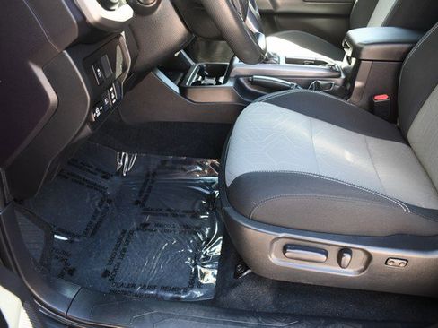 Used 2023 Toyota Tacoma TRD Off-Road image 15