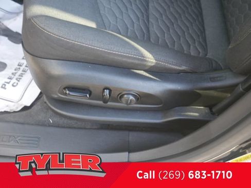 Used 2020 Chevrolet Equinox LT AWD/4WD image 19