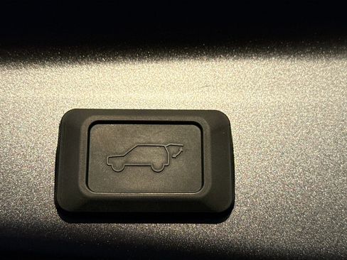 Used 2019 Toyota RAV4 XLE image 13