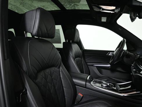 Certified 2024 BMW X7 xDrive40i w/ M Sport Package image 34