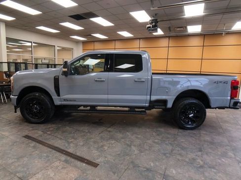 New 2026 Ford F250 Lariat w/ Black Appearance Package image 4