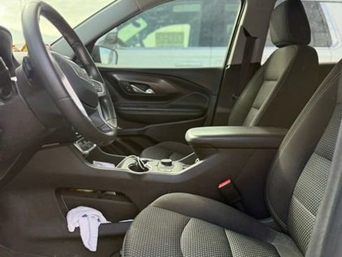 Used 2024 GMC Terrain SLE w/ Driver Convenience Package image 6