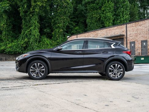 Used 2017 INFINITI QX30 AWD w/ Cargo Package image 4