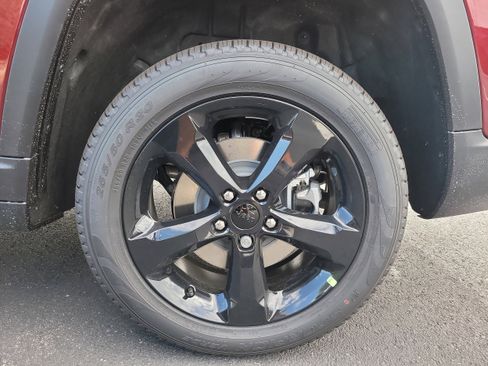 New 2026 Jeep Grand Cherokee L Limited RWD image 9