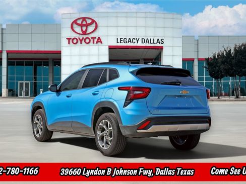Used 2026 Chevrolet Trax LT w/ Driver Confidence Package FWD image 8