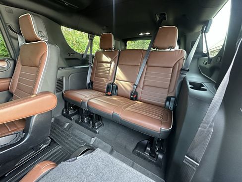 Used 2024 GMC Yukon XL Denali Ultimate AWD/4WD image 81