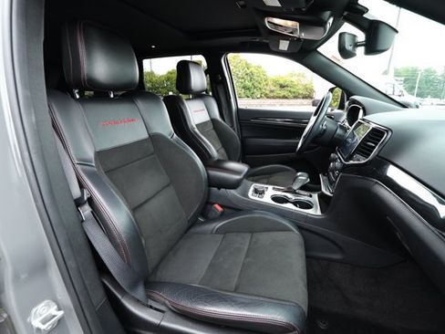 Used 2019 Jeep Grand Cherokee Trailhawk AWD/4WD image 29