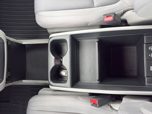 Used 2022 Honda Odyssey LX image 16