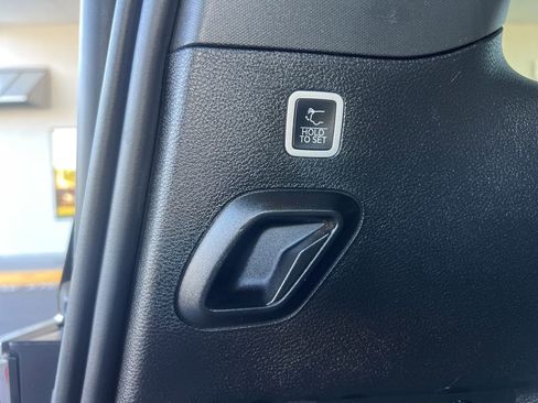 Used 2023 Jeep Wagoneer 4WD image 56