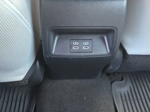 Used 2023 Toyota Corolla SE FWD image 29
