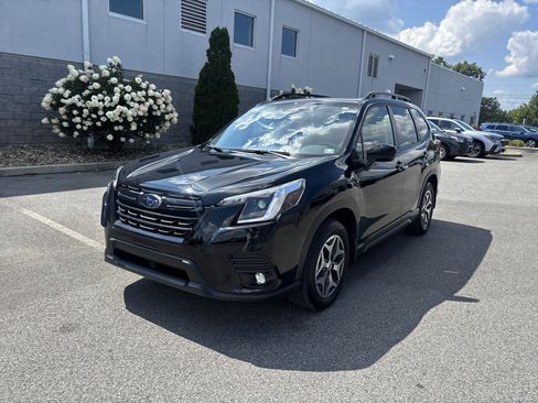 Used 2024 Subaru Forester Premium AWD/4WD image 19