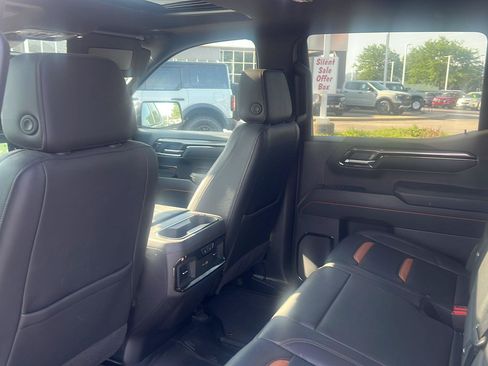 Used 2024 GMC Sierra 1500 AT4 w/ Technology Package AWD/4WD image 20