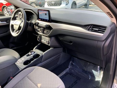 Certified 2020 Ford Escape SE image 16