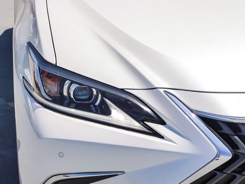 Used 2024 Lexus ES 300h w/ Premium Package FWD image 10