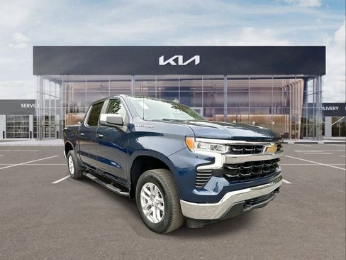 Used 2022 Chevrolet Silverado 1500 LT image 2