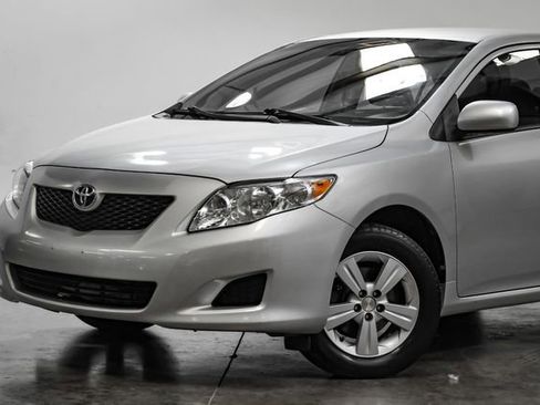 Used 2010 Toyota Corolla LE FWD image 6