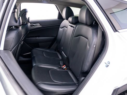 Used 2025 Kia Sportage EX w/ Premium Package AWD/4WD image 16