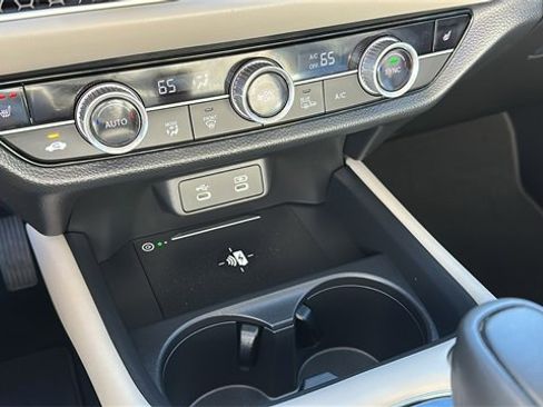 Used 2026 Honda HR-V EX-L image 17