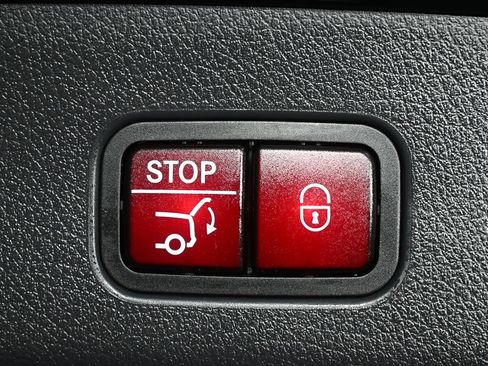 Certified 2026 Mercedes-Benz GLC 300 image 30
