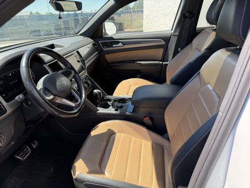 Used 2020 Volkswagen Atlas Cross Sport SEL Premium R-Line AWD/4WD image 10