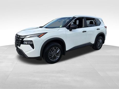 Used 2024 Nissan Rogue S AWD/4WD image 3