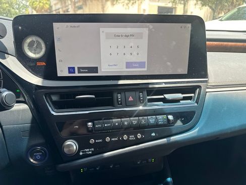 Certified 2025 Lexus ES 300h w/ Premium Package FWD image 19