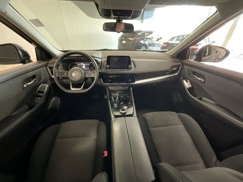 Used 2021 Nissan Rogue SV image 8
