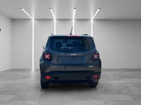 Used 2016 Jeep Renegade Latitude image 5