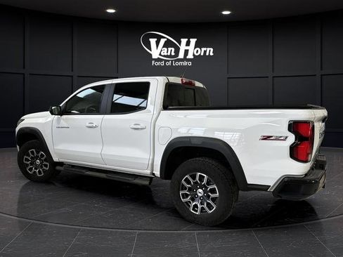 Used 2024 Chevrolet Colorado Z71 w/ Z71 Convenience Package 2 image 3